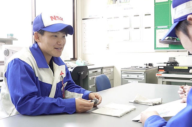 石部工場で働いている選手たち