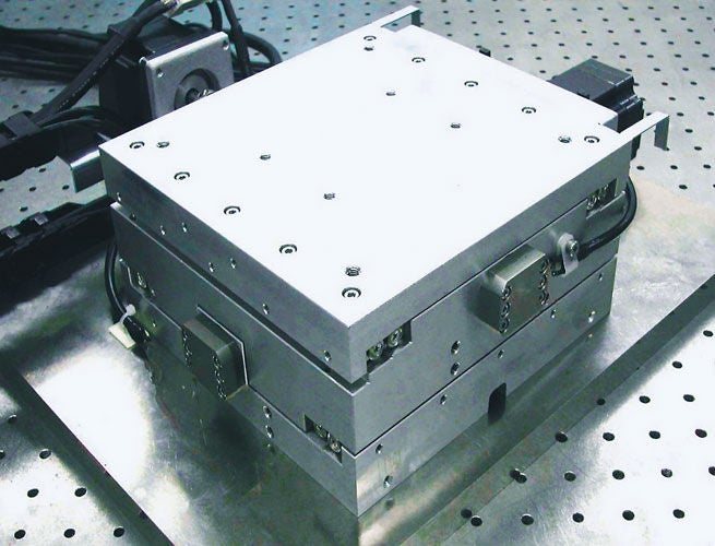 P_Nanopositioner_CD-series_655x500_rgb_96dpi.jpg NSK’s CD-series nanopositioner with dual-axis XY table