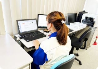 名刺作成中
