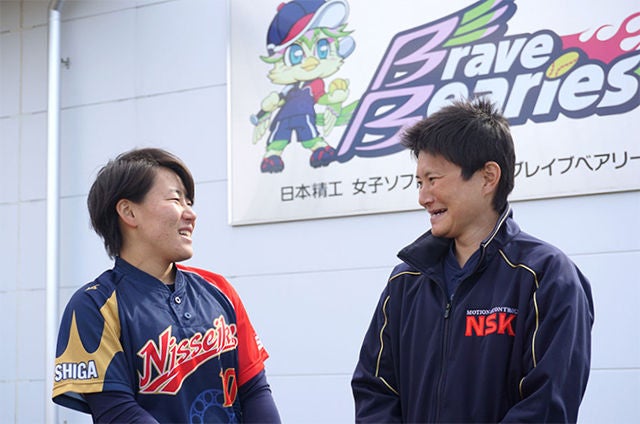 遠藤 麻美(写真右)、 松田 愛実(写真左)