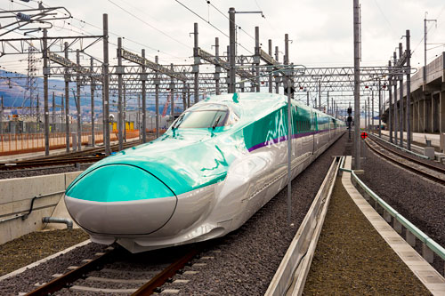 The new H5 rolling stock of the Hokkaido Shinkansen Line