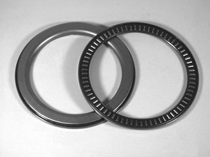 耐摩耗性・高強度保持器付ニードル軸受(NSKハイテック™軸受)