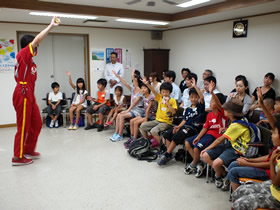 長谷川貴彦さんによるヨーヨーのデモンストレーション
