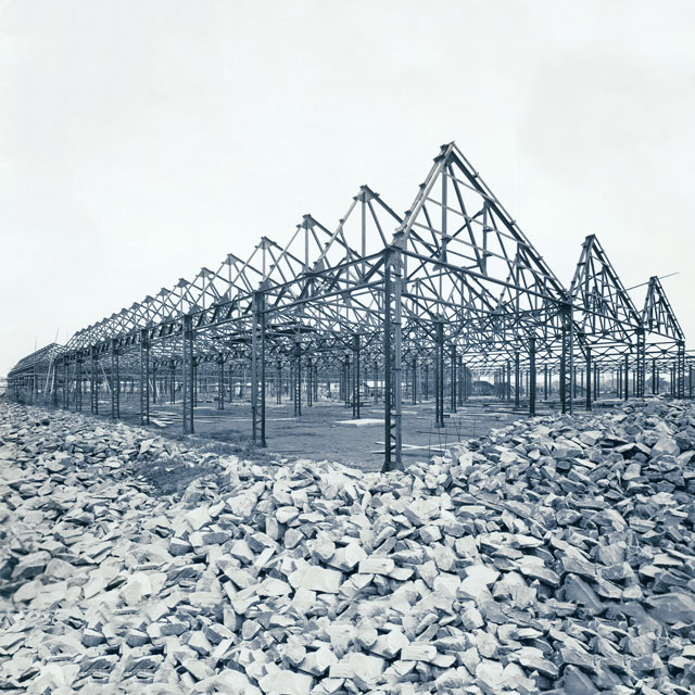 建設中的藤澤工廠